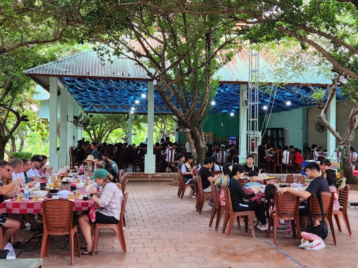 nhà hàng đảo hoa lan